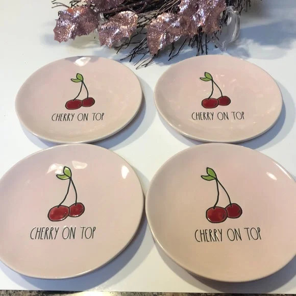 New Rae Dunn Pie Plate & 4 Dessert Plates - Picture 3 of 8